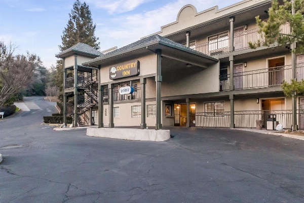 Country Inn Sonora image 1