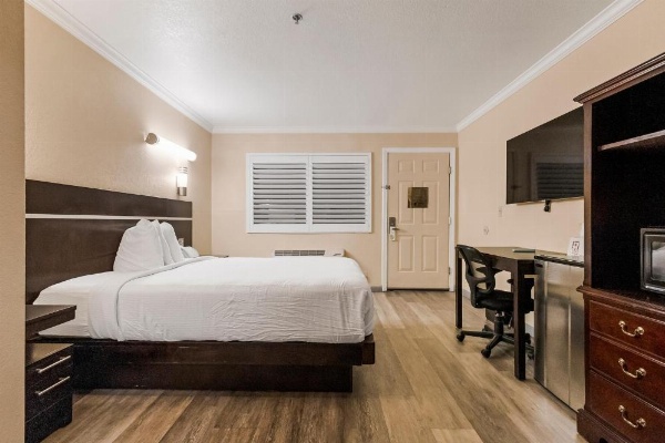 Country Inn Sonora image 14
