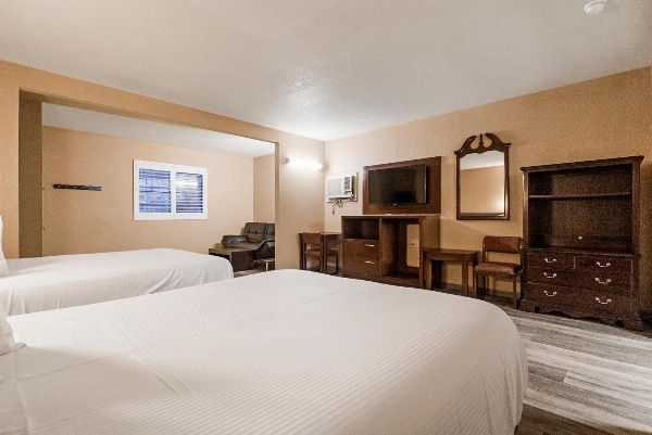 Country Inn Sonora image 7