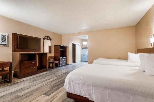 Country Inn Sonora image 9